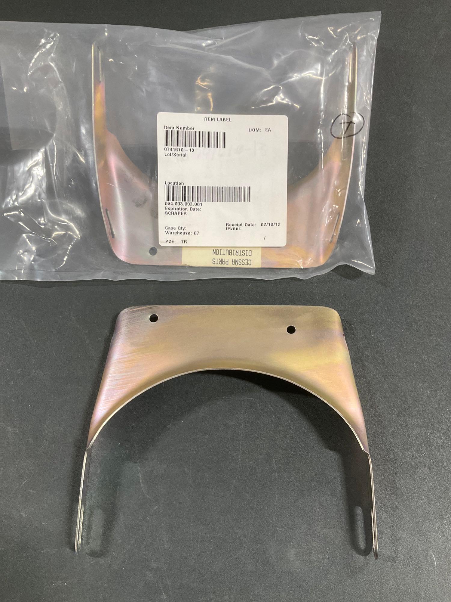 NEW CESSNA 182 SCRAPERS 0741610-13 & SUPPORT 0741610-12