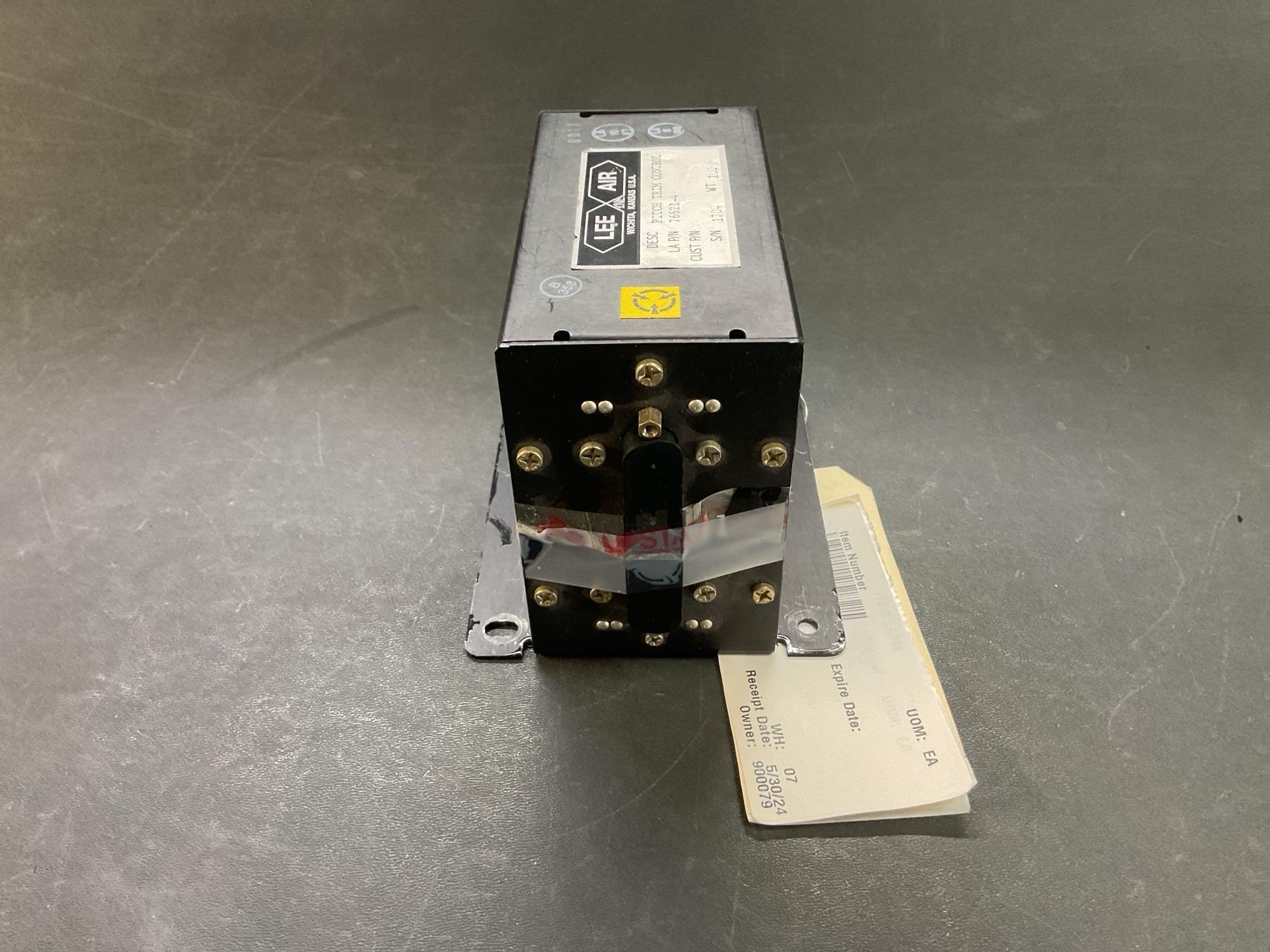 (LOT) AOA TRANSMITTER C-84717-1 (REPAIRABLE) & TRIM COMPUTER