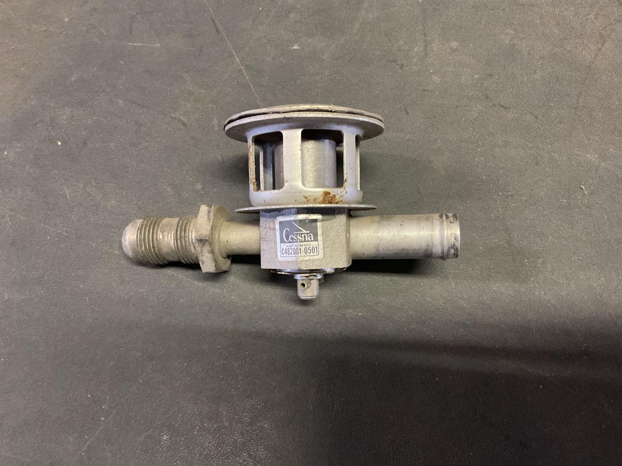 (LOT) HEADER TANKS, AIRBOXES & VAC RELIEF VALVES