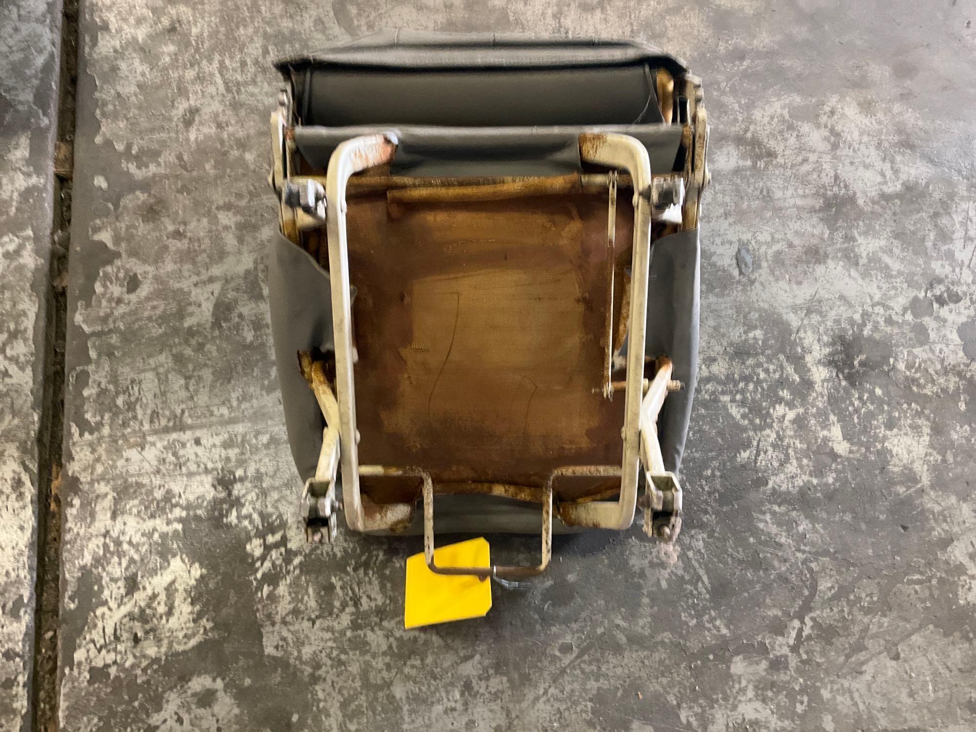 CESSNA SEAT SET (1 IS ARTICULATING)
