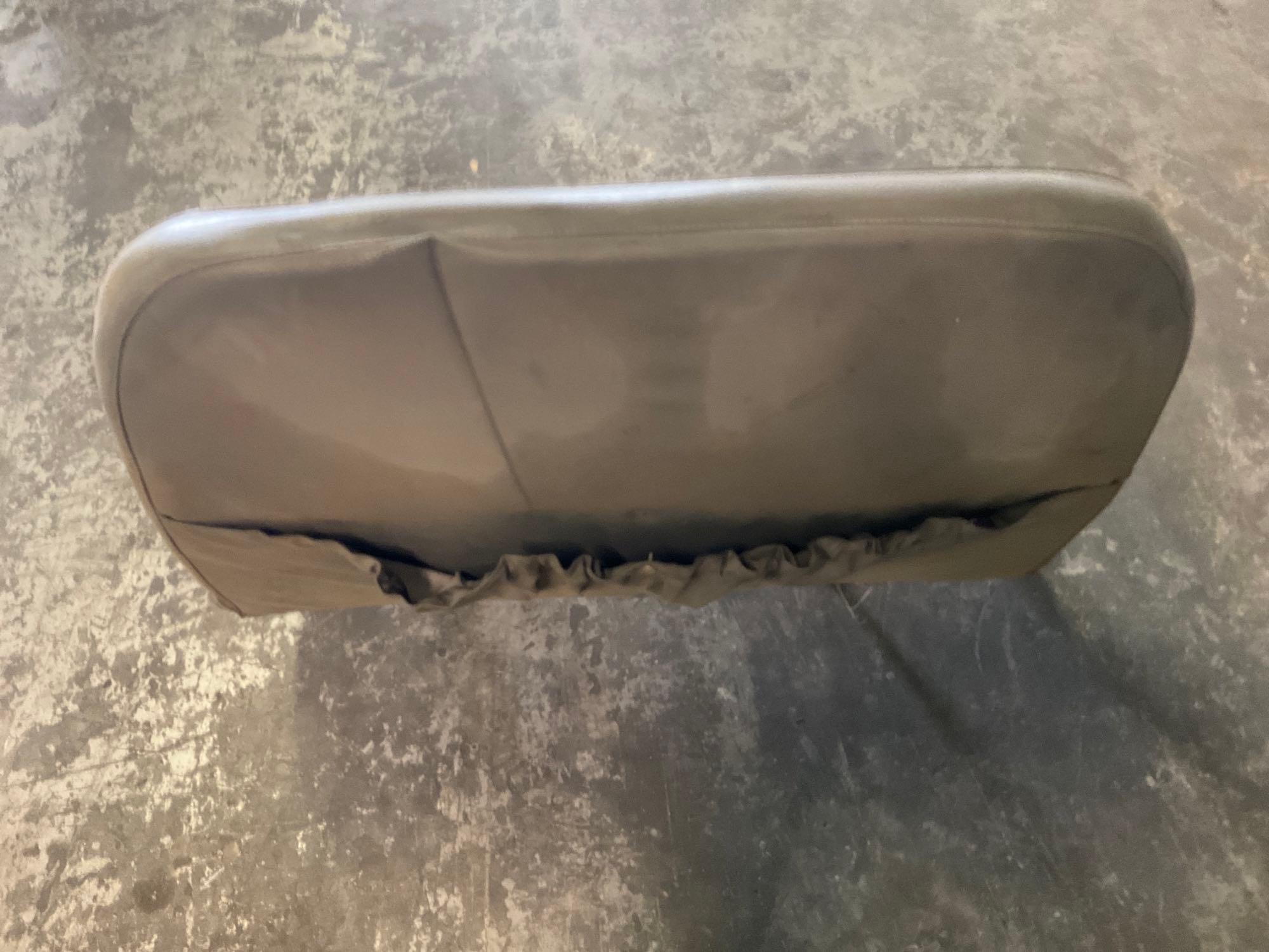 CESSNA SEAT SET (1 IS ARTICULATING)