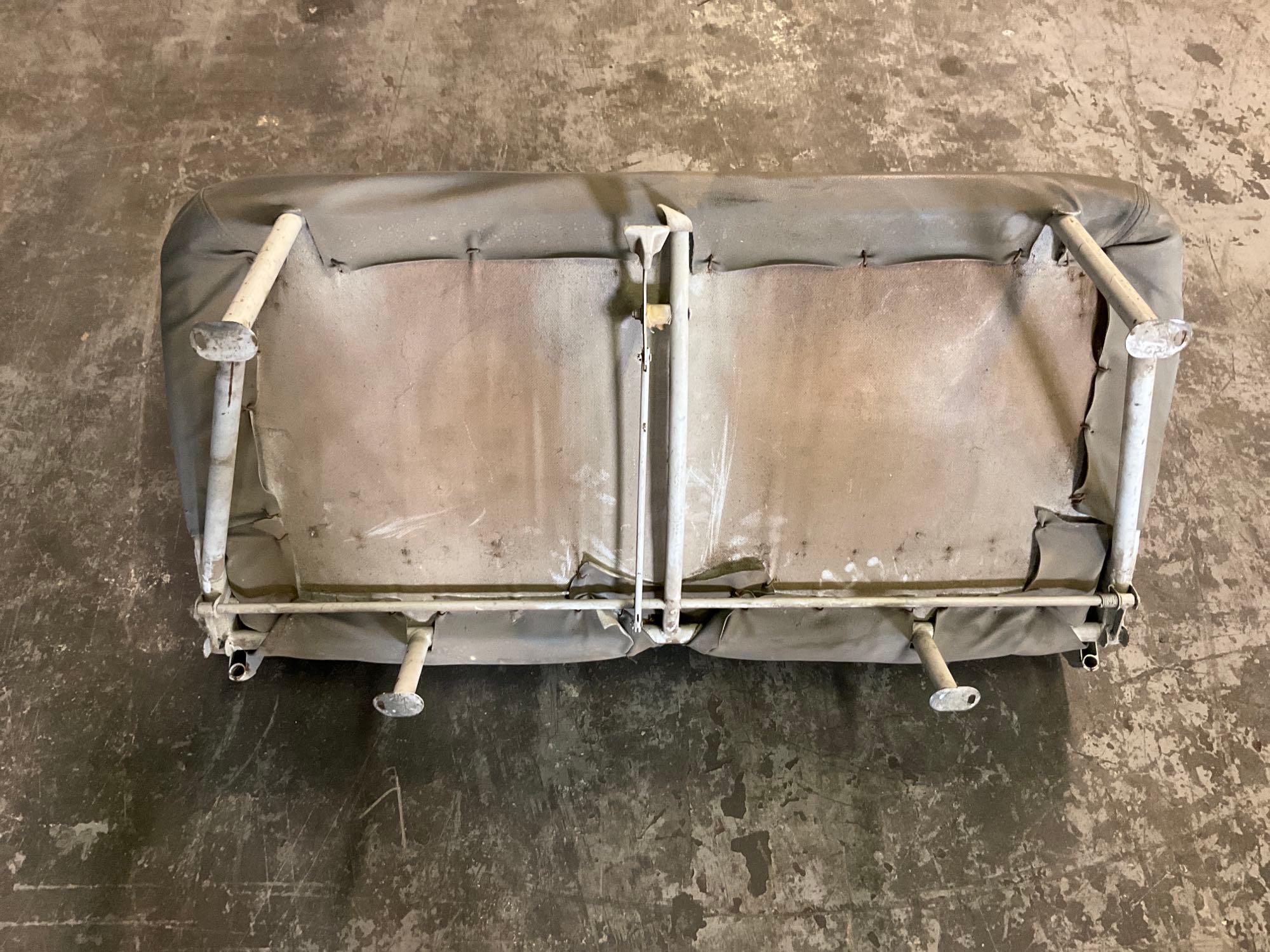 CESSNA SEAT SET (1 IS ARTICULATING)
