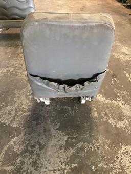 CESSNA SEAT SET (1 IS ARTICULATING)