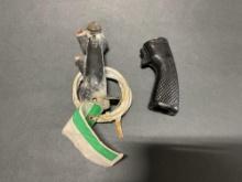 (LOT) PISTOL GRIPS
