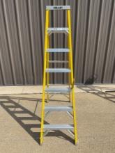 KELLER 7 FT. FIBERGLASS STEP LADDER
