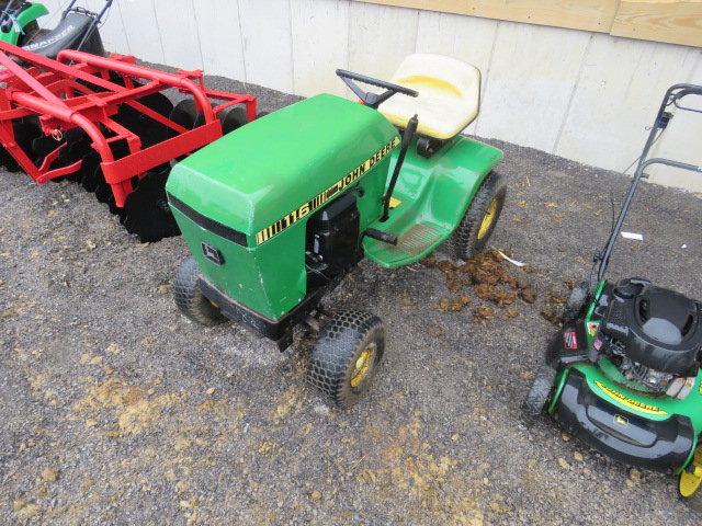 #76 John Deere 116 Lawn Tractor