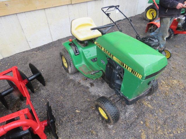 #76 John Deere 116 Lawn Tractor