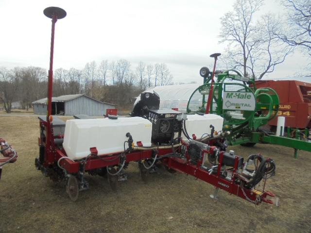 Case IH 1225 Early Riser 6 Row Corn Planter, Liquid Fert, Air Force 20/20 D