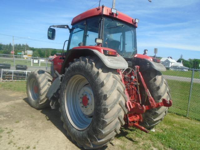 McCormick MTX155 Tractor, 4wd, Cab w/ Heat & Working AC, 16 Speed Transmiss