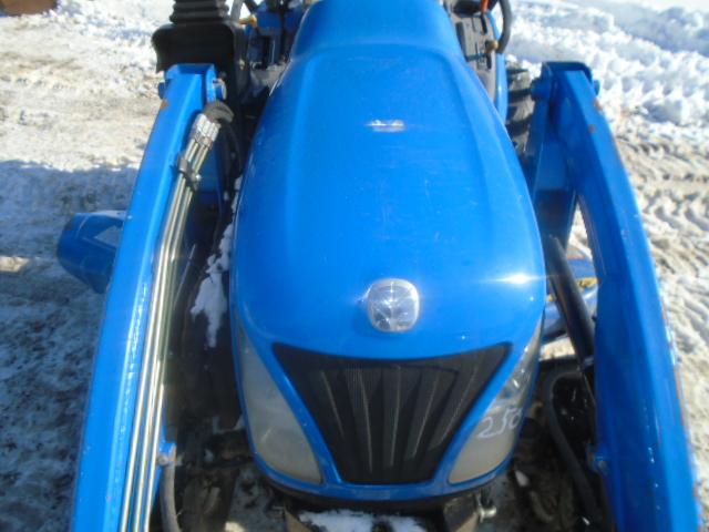 New Holland T1110 4wd Sub Compact Tractor w/ 210TL Loader & 230 GM Mid Moun