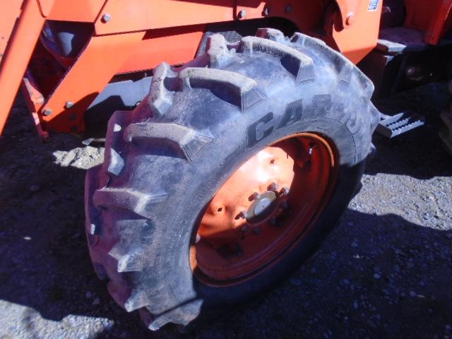 Kubota M9000 4wd Tractor w/ Loader, Hydraulic Shuttle, Rear Remotes, Nice C