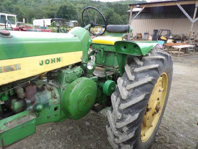 John Deere 630 Antique Tractor, Adjustable Wide Front, 3pt, Factory Toplink