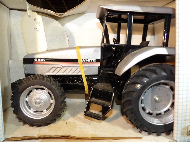 1/16 Scale Models White 6195 MFWD, FU-0570
