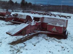 New Holland 282 Square Baler, Super Sweep, Applicator