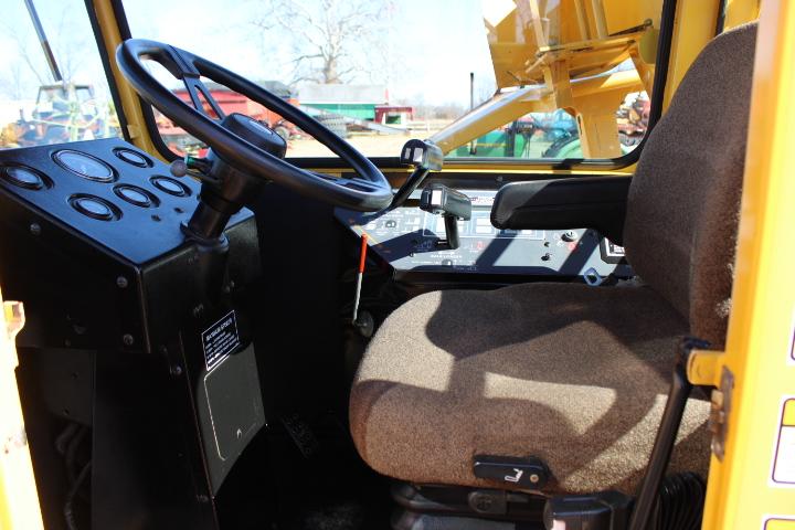 New Holland 1089 Stack Cruiser Bale Wagon, Very Clean 2 Owner Local Machine