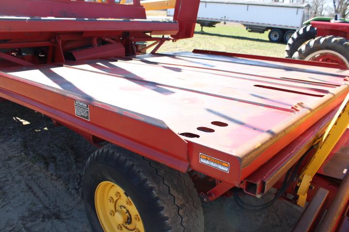 New Holland 1089 Stack Cruiser Bale Wagon, Very Clean 2 Owner Local Machine