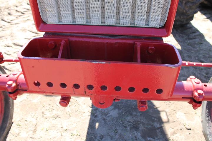 International 706 Gas Tractor, 15.5-38 Tires, Dual Pto, 3pt, Working TA, Wh