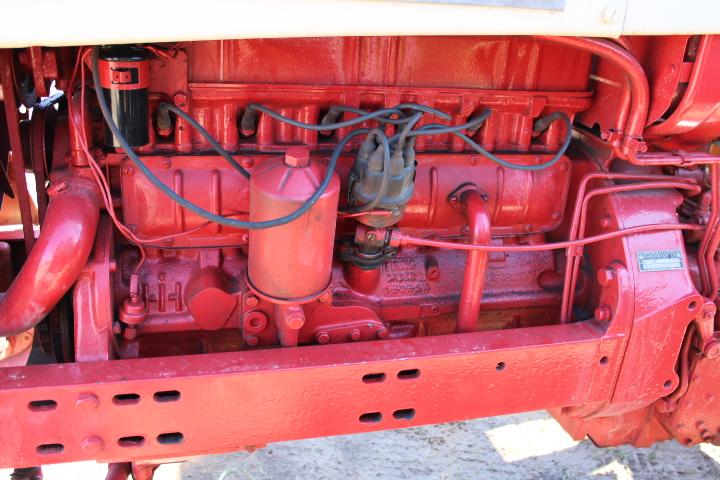 International 706 Gas Tractor, 15.5-38 Tires, Dual Pto, 3pt, Working TA, Wh