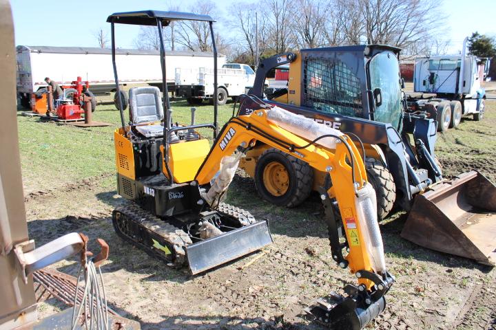 New Miva VA13 Mini Excavator, Mechanical Thumb, Rubber Tracks, Gas Engine