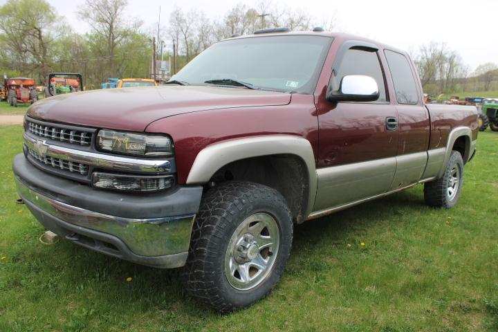 2001 Or 2002 Chevy 1500 Extended Cab Pickup, BAD FRAME PARTS ONLY, Trailere