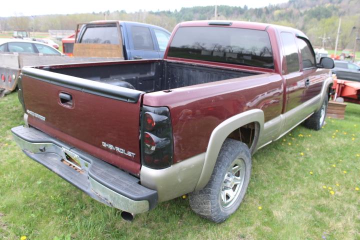 2001 Or 2002 Chevy 1500 Extended Cab Pickup, BAD FRAME PARTS ONLY, Trailere