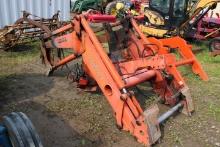 Kubota LA1601S Loader w/ Brackets & SSL Quick Attach Plate, Slight Fire Dam