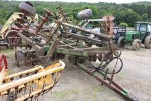 John Deere 330 Wing Disc, Heavy Duty Frame, Hydraulic Fold