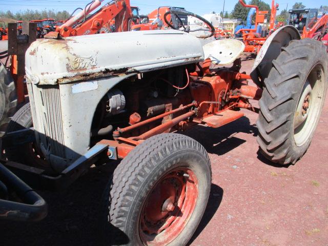FORD 8N TRACTOR, NO DRAWBAR,