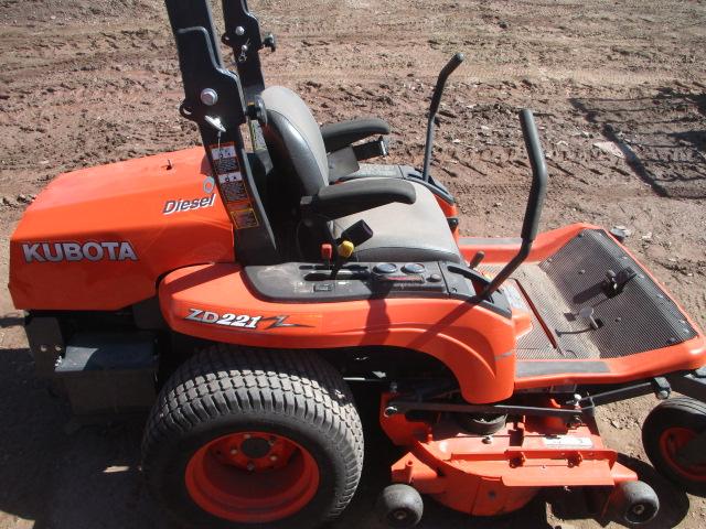 KUBOTA ZD221-48 ZERO TURN MOWER,