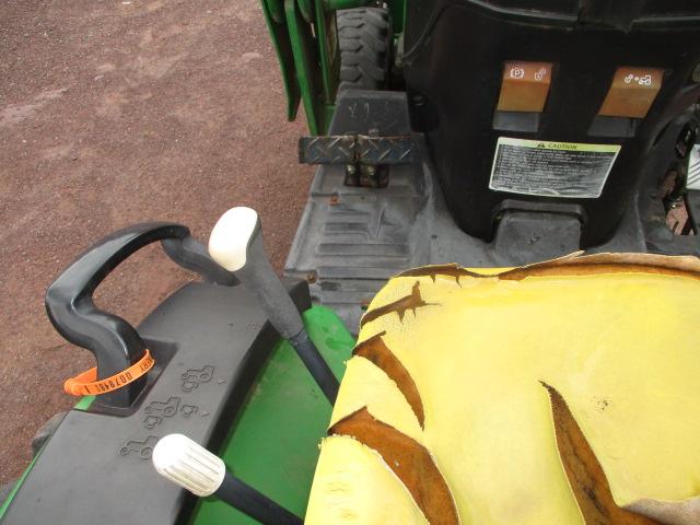 John Deere 2320 Tractor w/loader