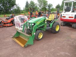 John Deere 2320 Tractor w/loader