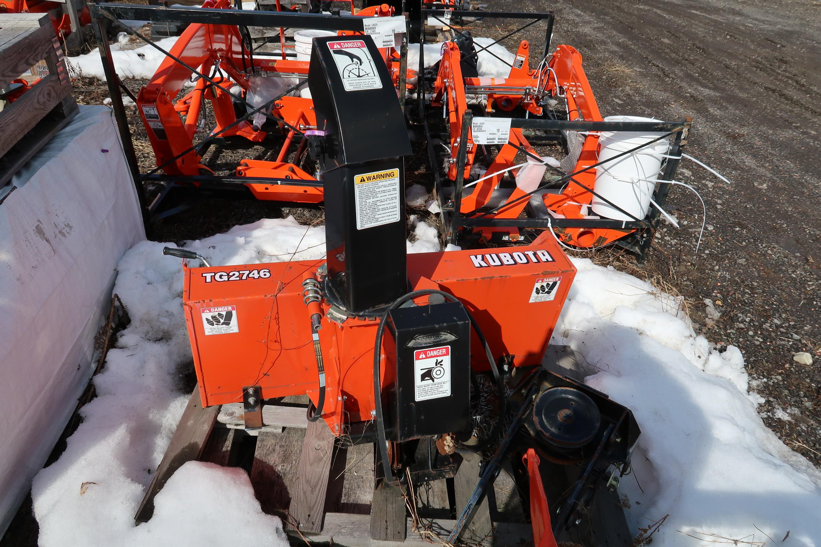 KUBOTA TG2746 SNOWBLOWER