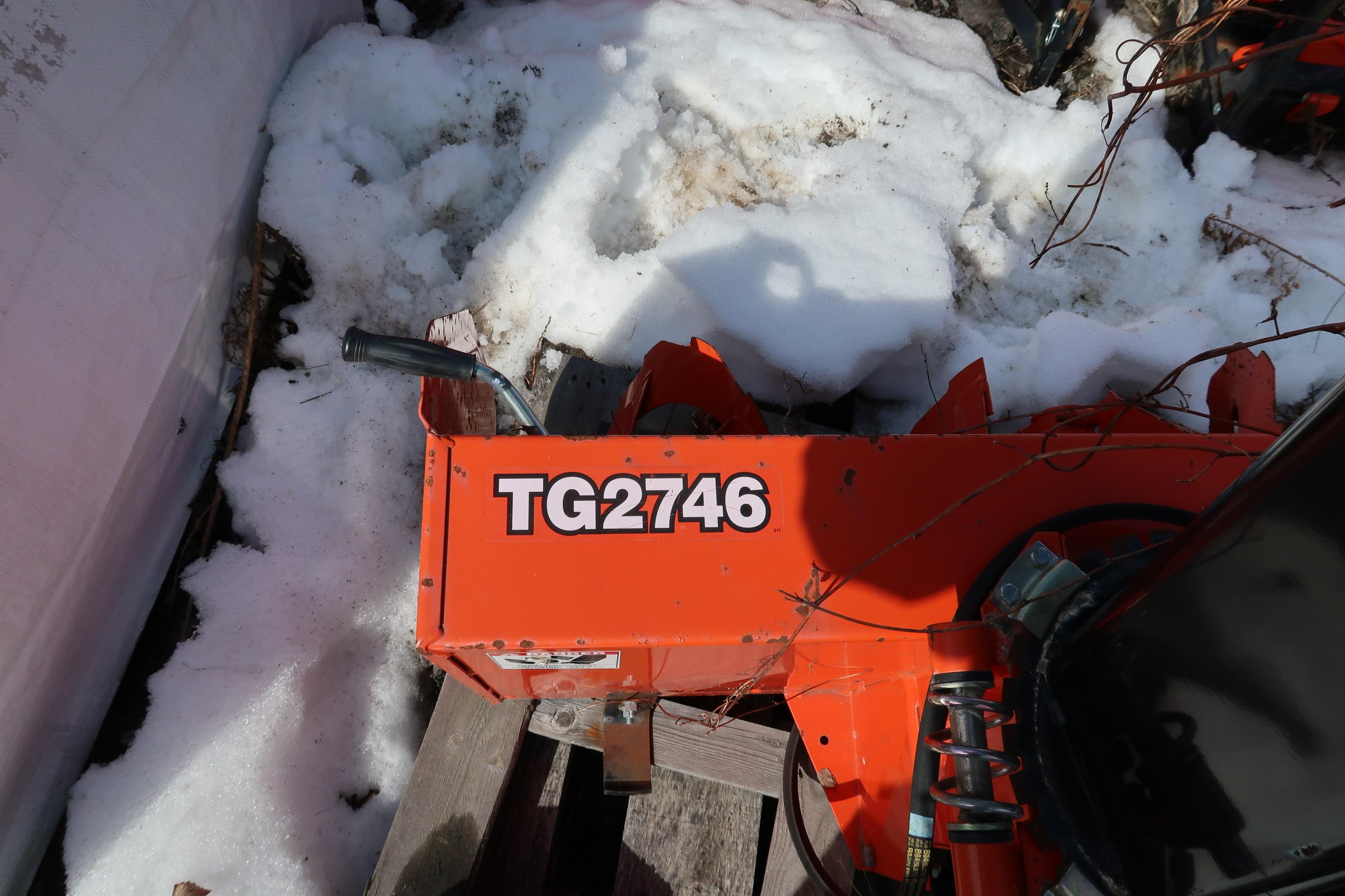 KUBOTA TG2746 SNOWBLOWER