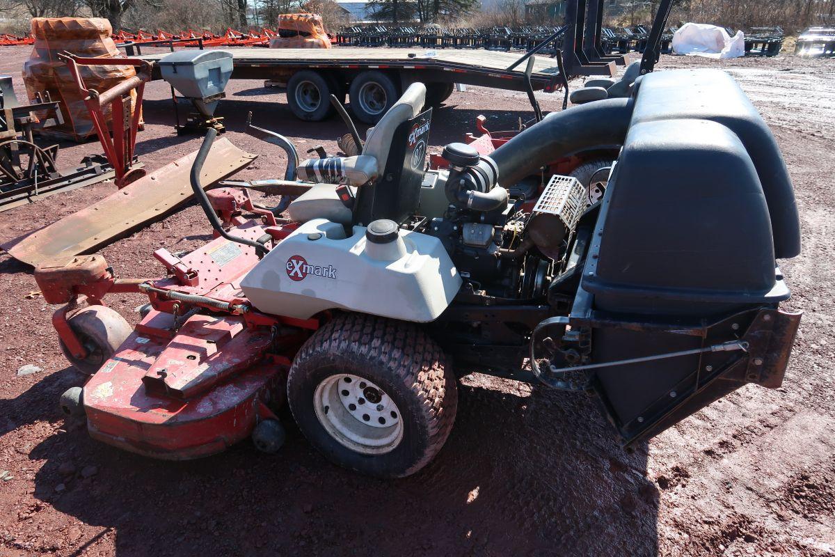 2009 Exmark Lazer-Z 66" Zero Turn Mower W/ Bagger