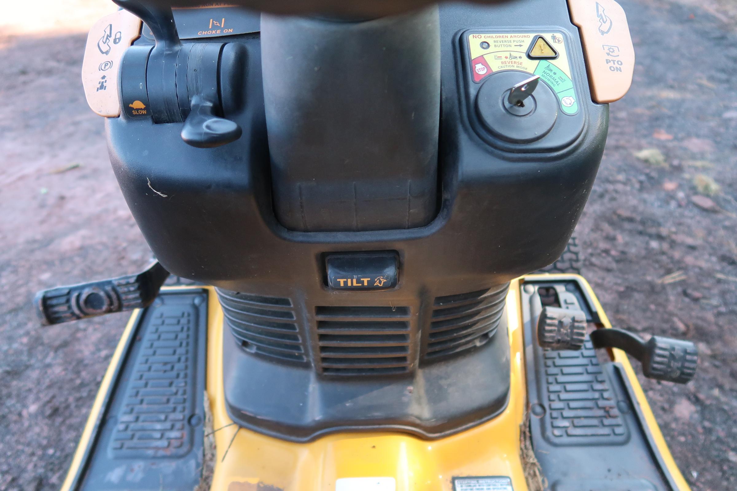 Cub Cadet GT2000 Lawn Tractor