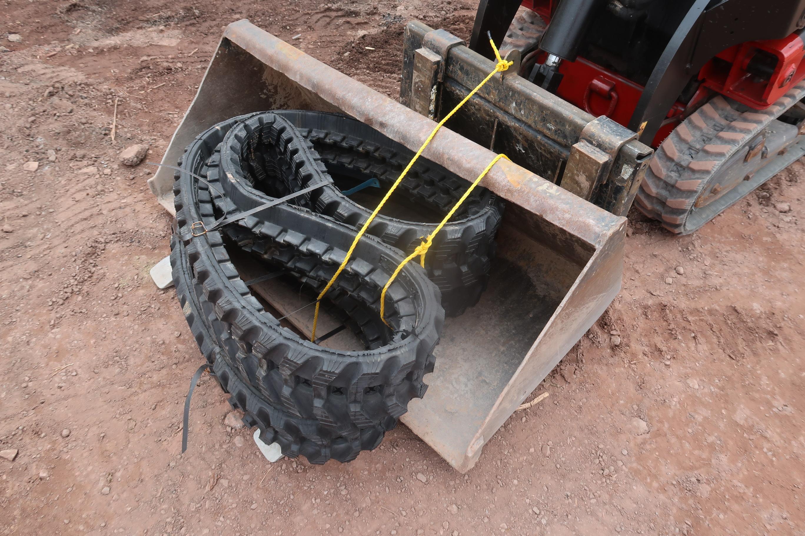 TORO DINGO TX1000 MINI SKIDSTEER
