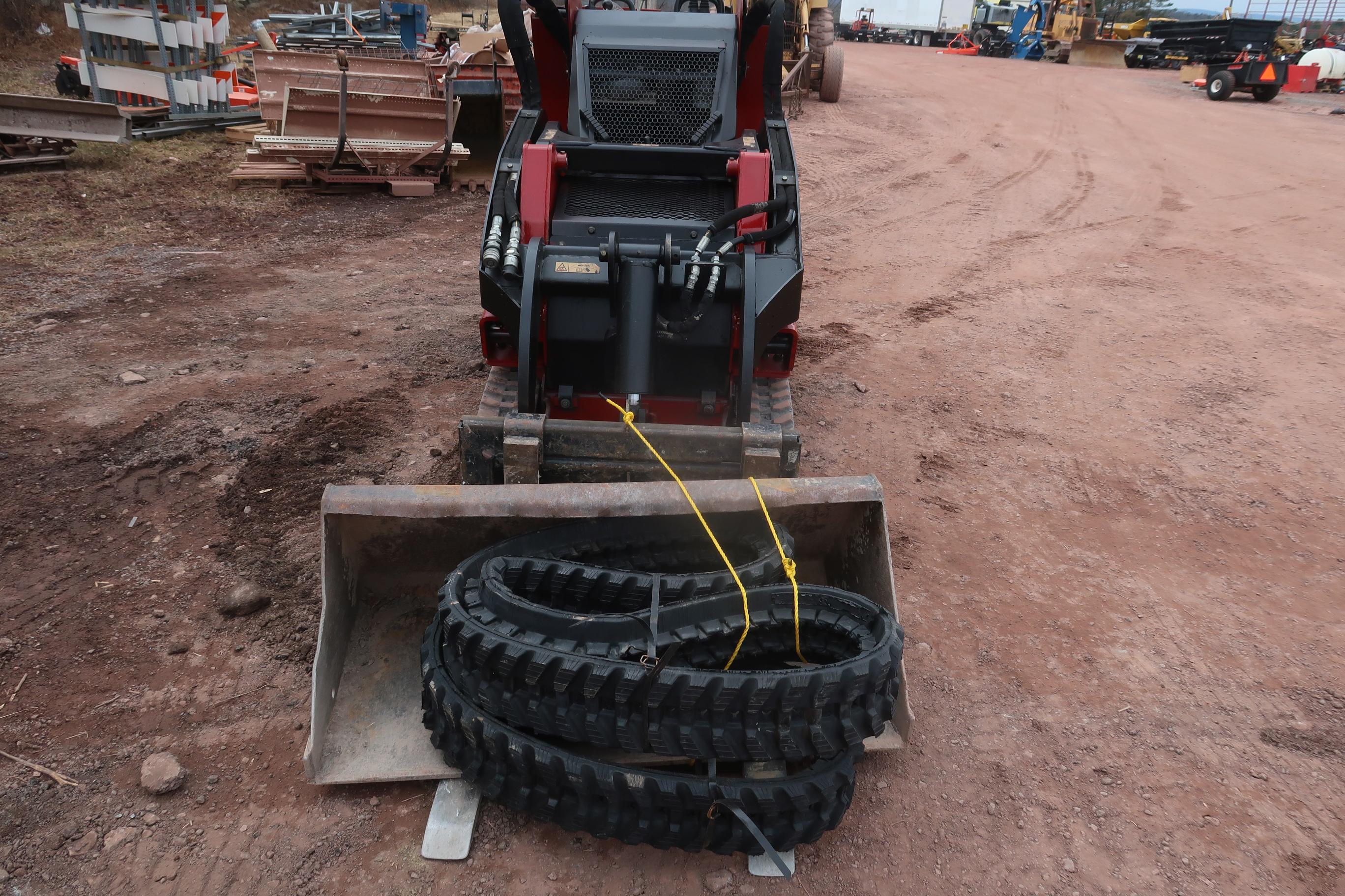 TORO DINGO TX1000 MINI SKIDSTEER