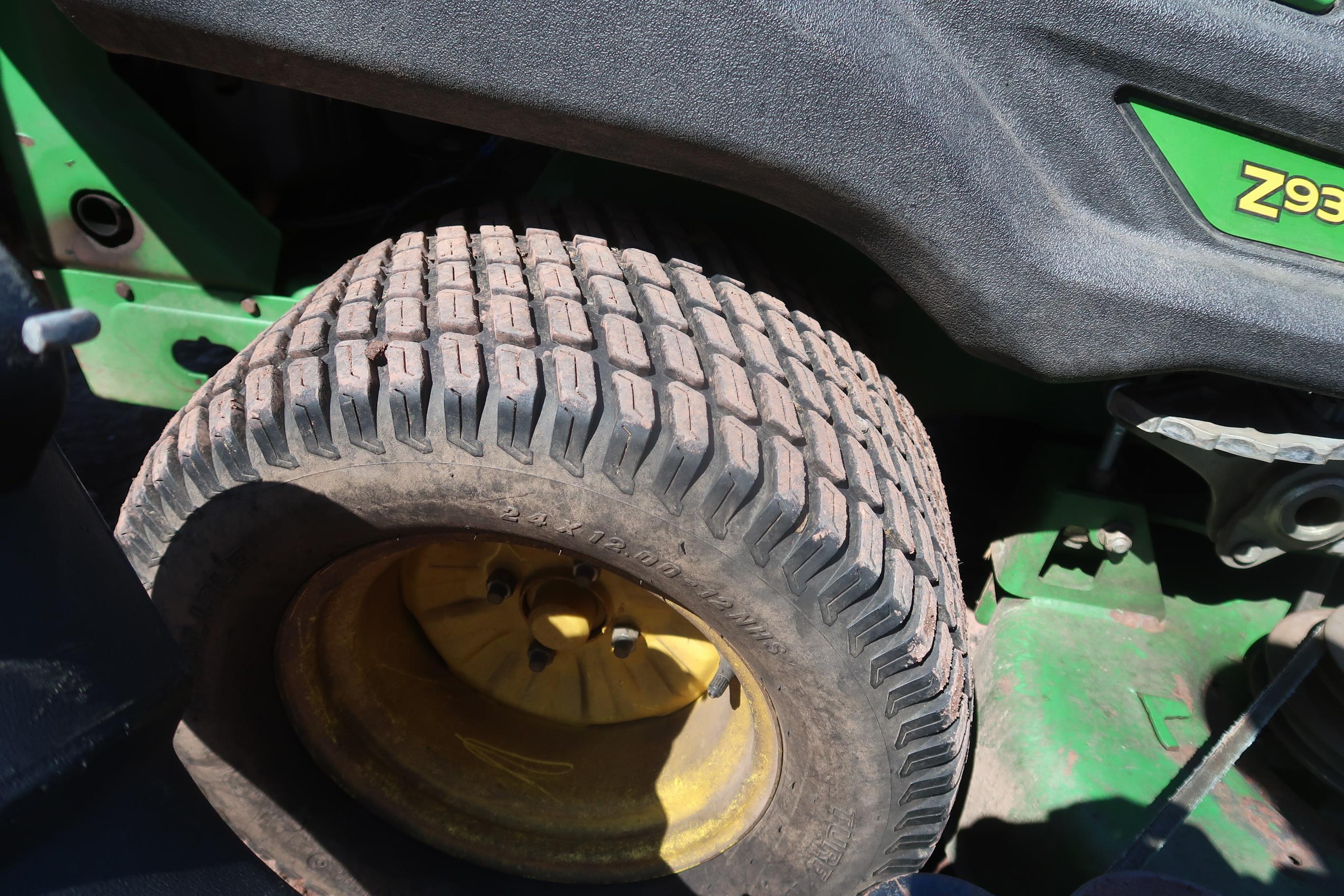JOHN DEERE Z930M ZERO TURN
