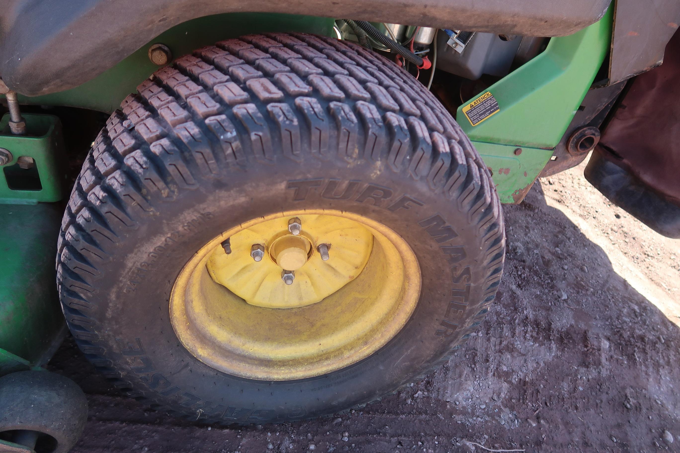 JOHN DEERE Z930M ZERO TURN