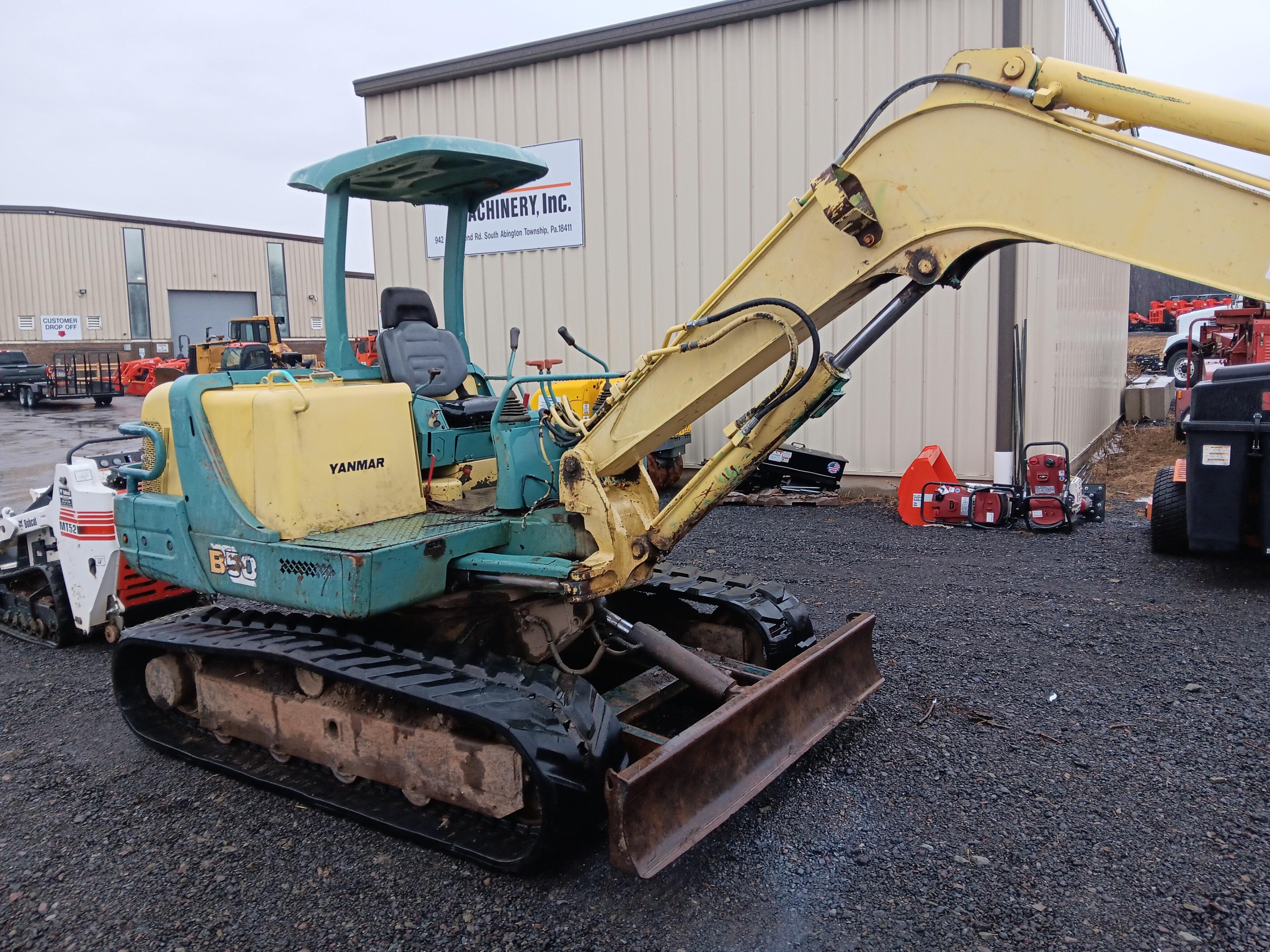YANMAR B50 EXCAVATOR
