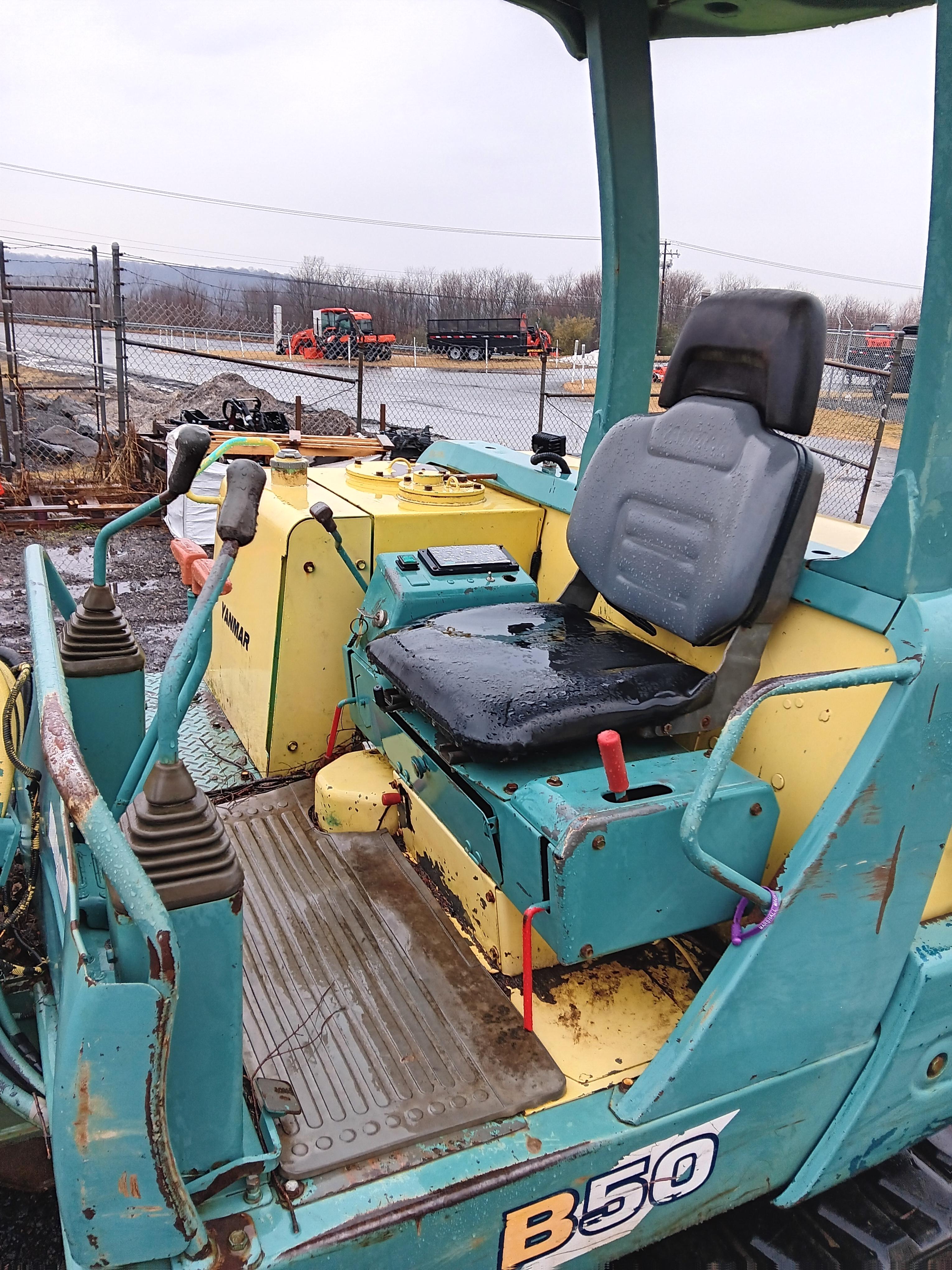 YANMAR B50 EXCAVATOR