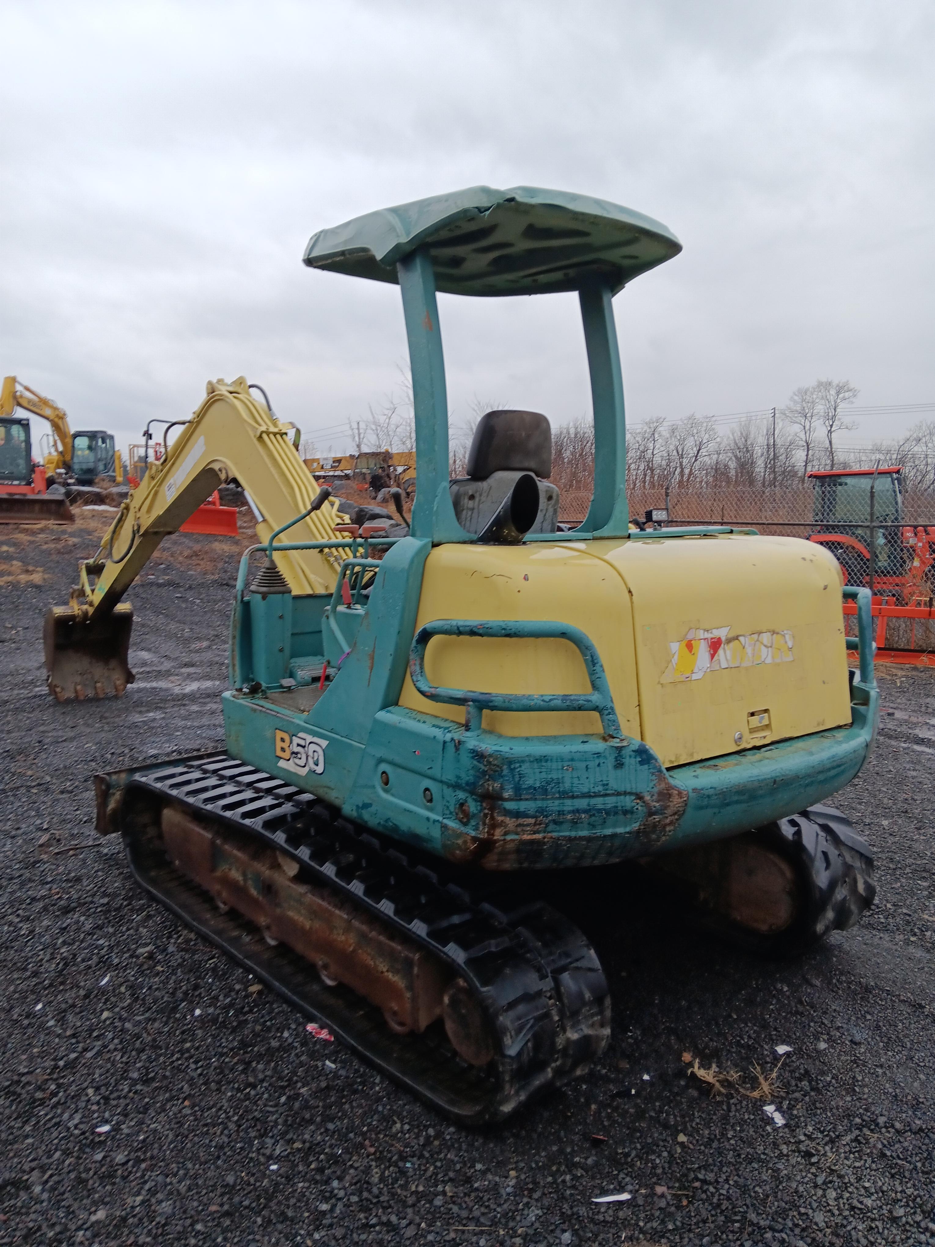 YANMAR B50 EXCAVATOR