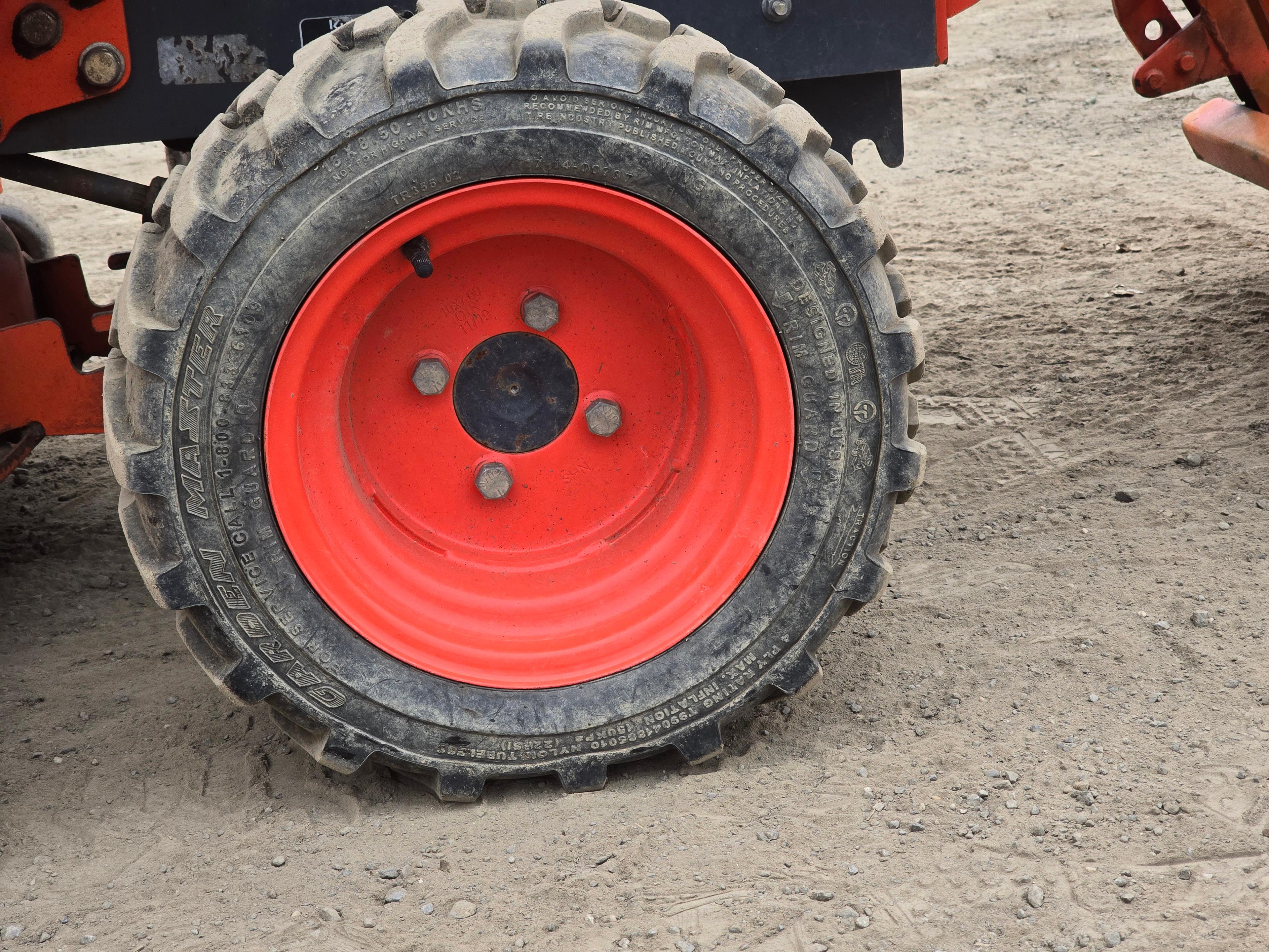 KIUBOTA BX2660TV TRACTOR