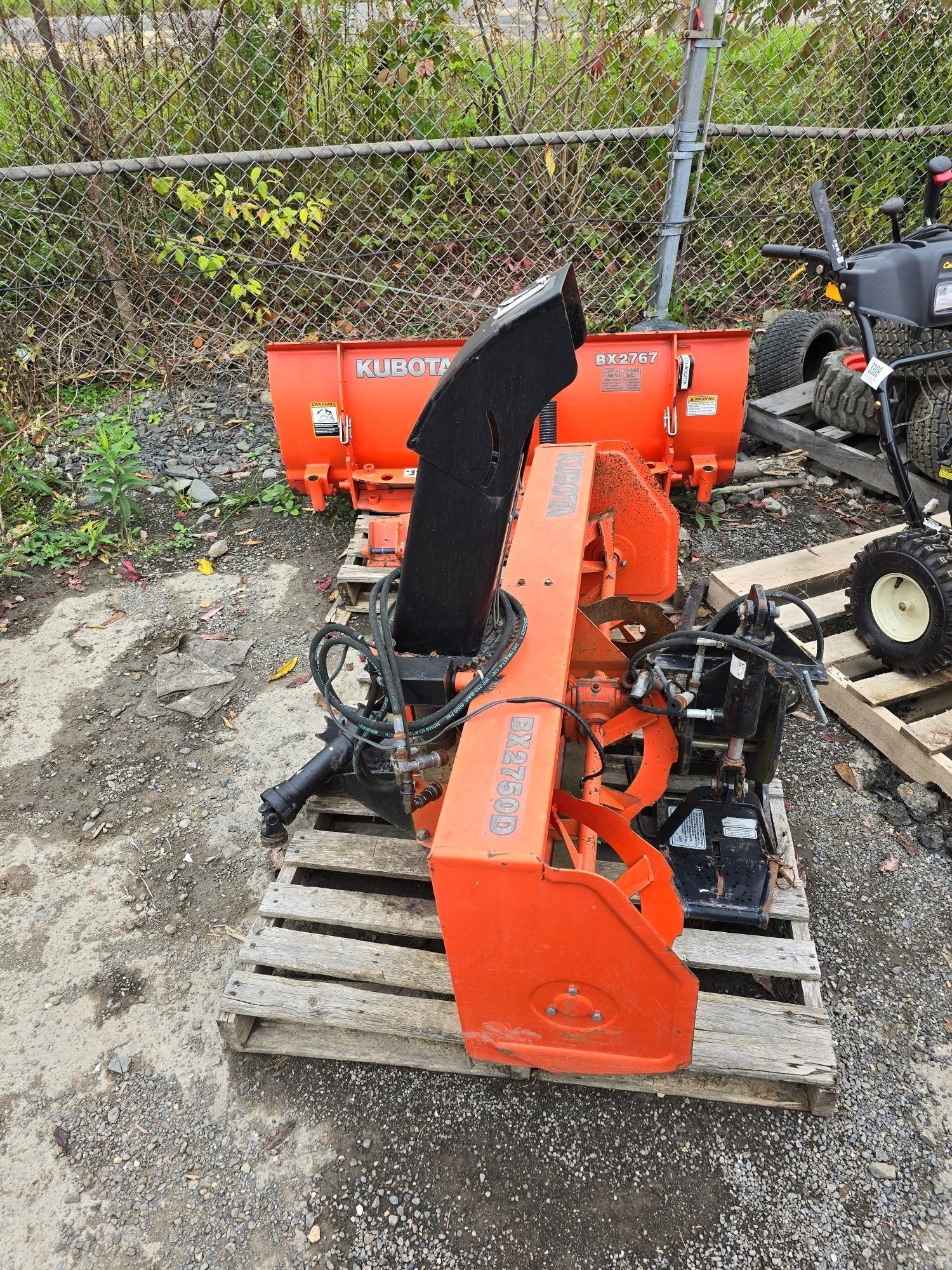 KIUBOTA BX2660TV TRACTOR