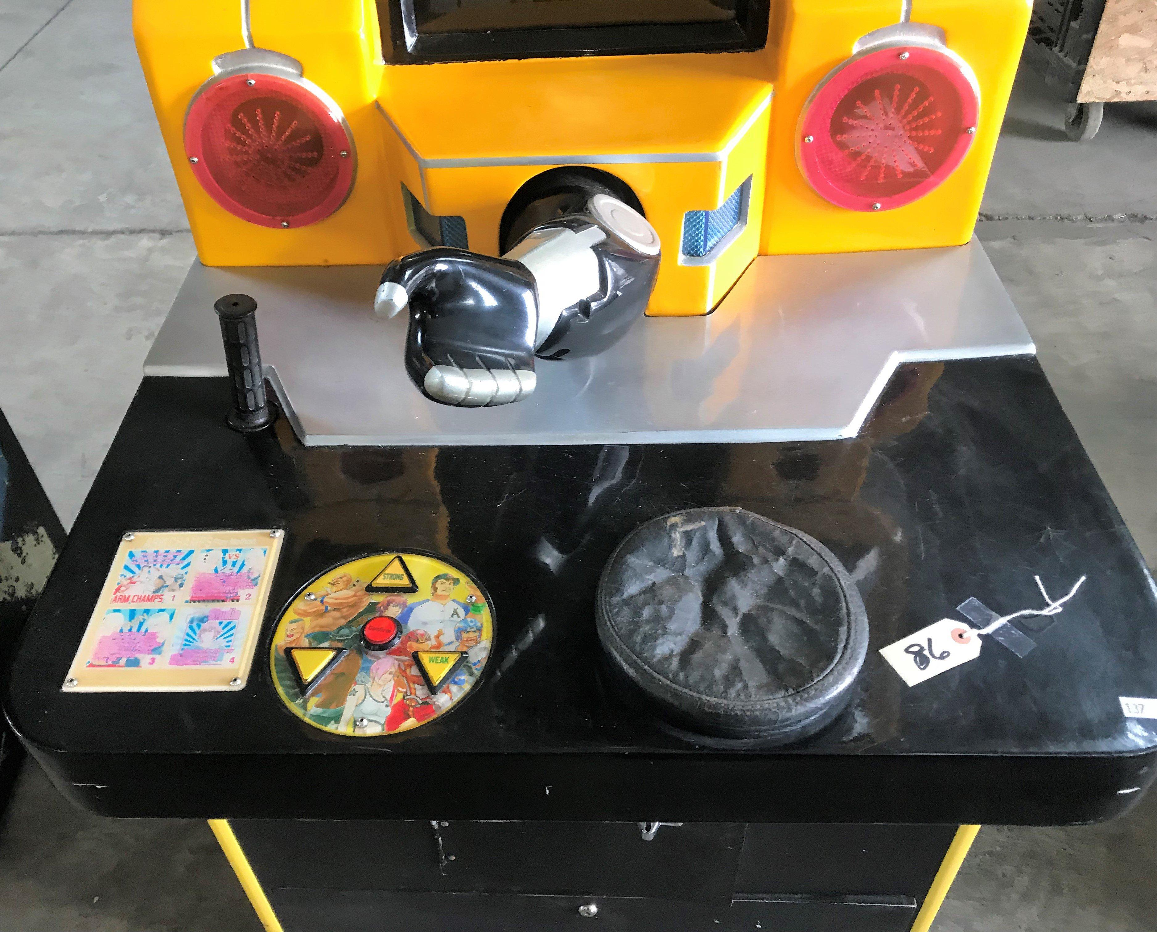 Arm Wrestling Machine