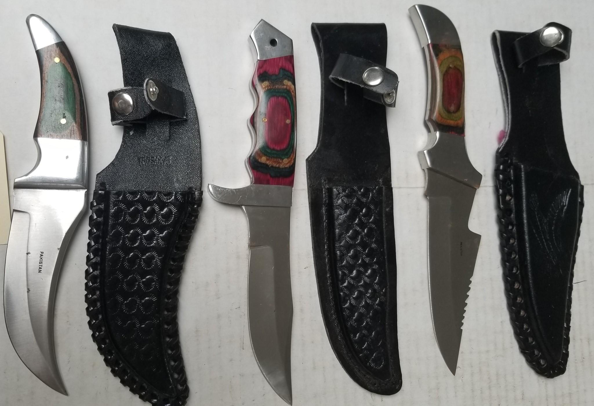 ASSORTED FIXED BLADE KNIVES