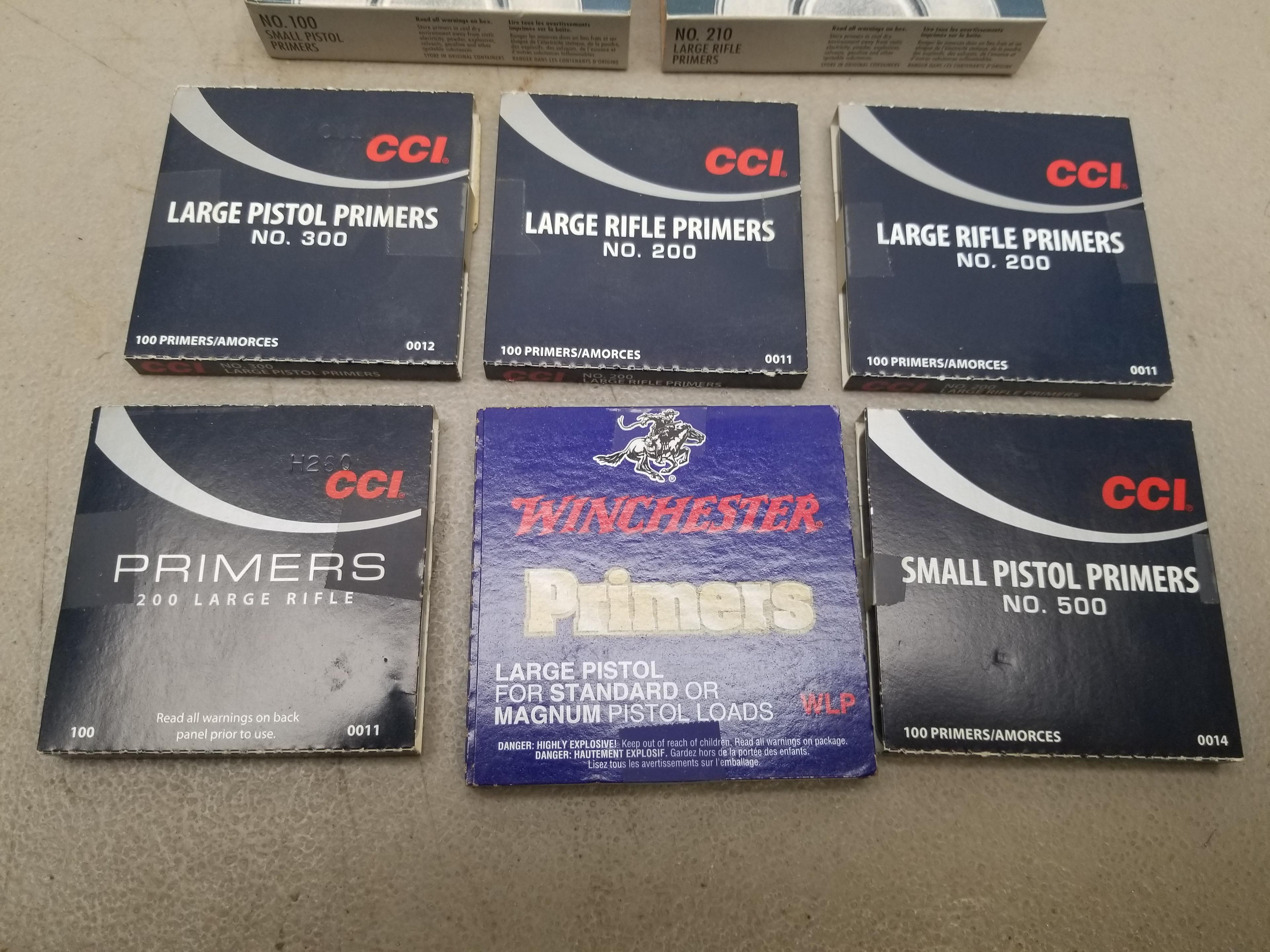 (800) Assorted Small/Large Pistol & Rifle Primers