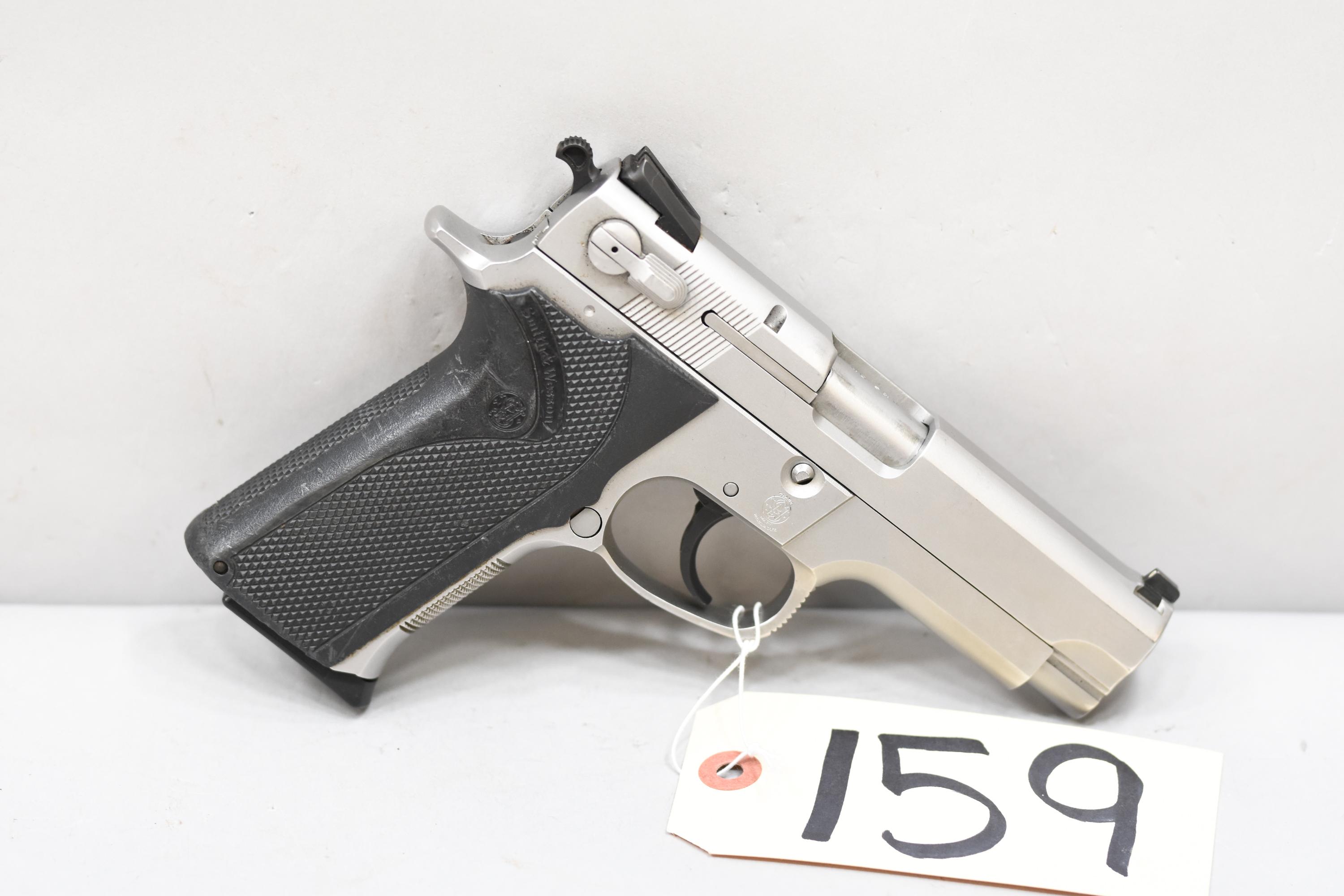 (R) Smith & Wesson Model 4006 .40 S&W Pistol