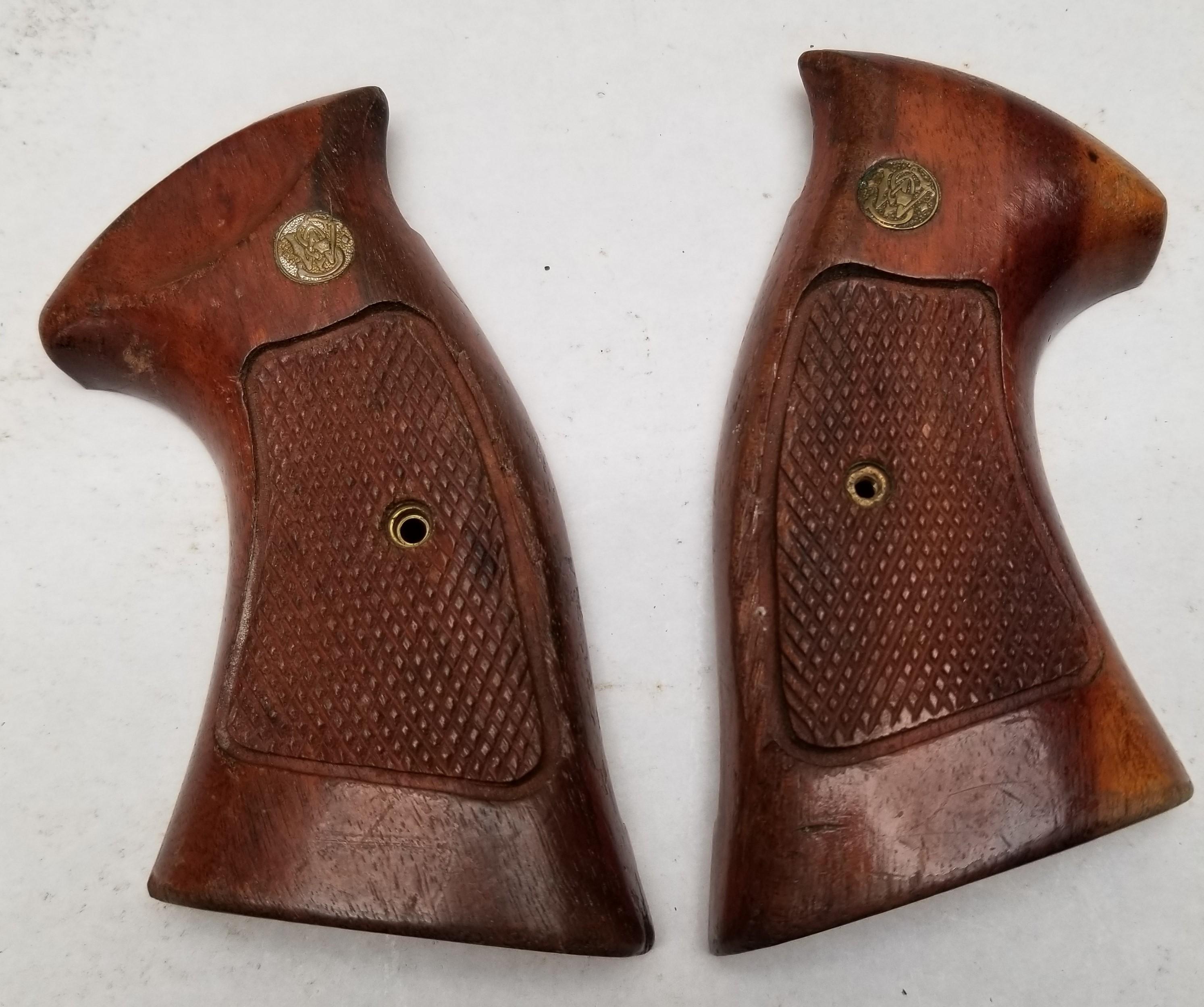 Smith & Wesson L Frame Grips With Screw