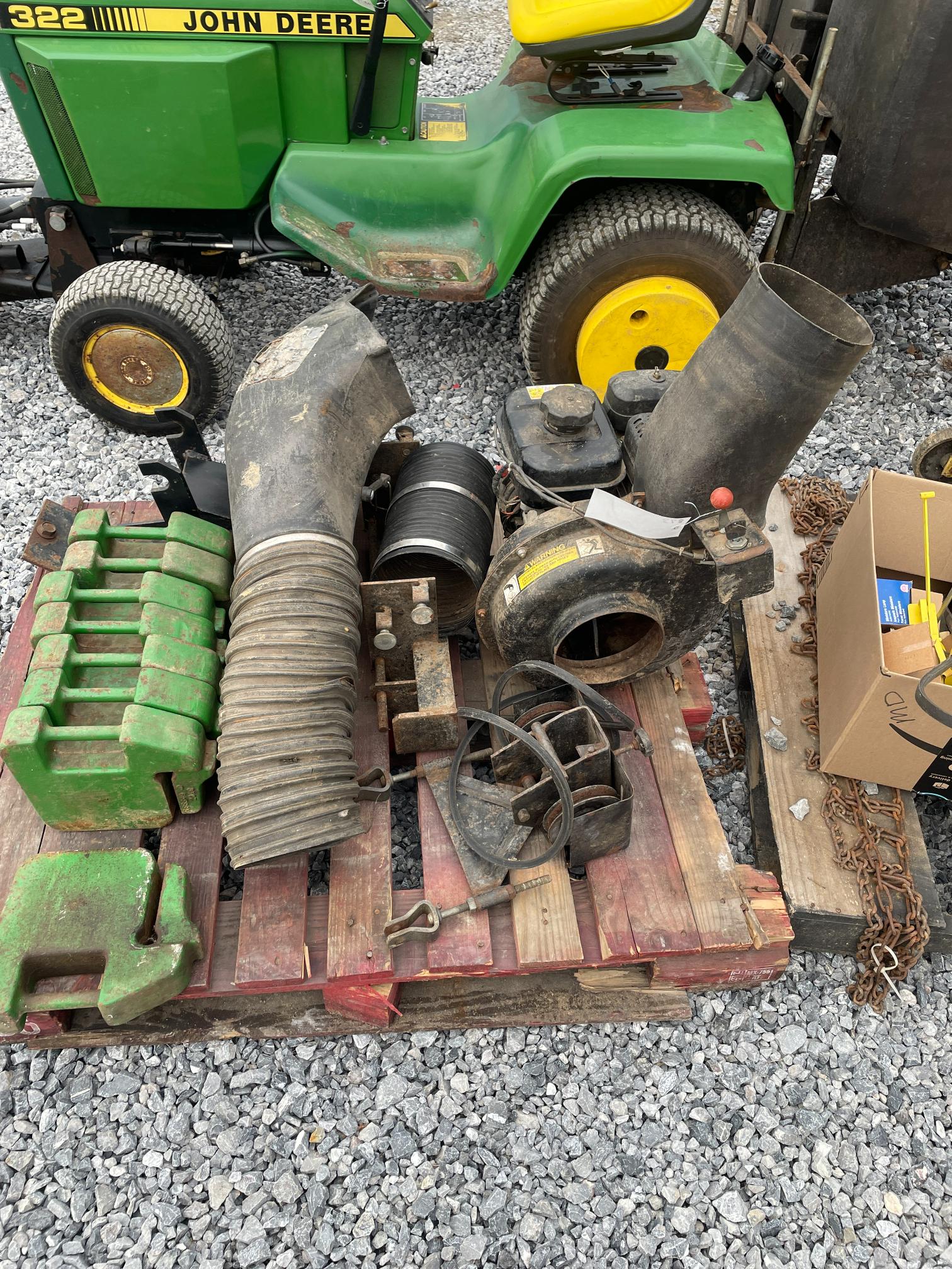 John Deere 322 Hydrostatic Lawn Tractor